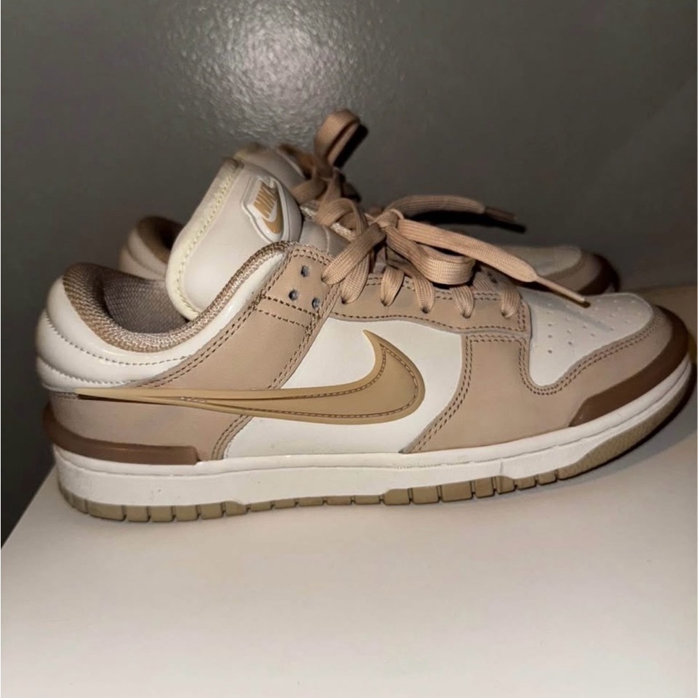 Nike Dunk Low - Picture 4 of 5